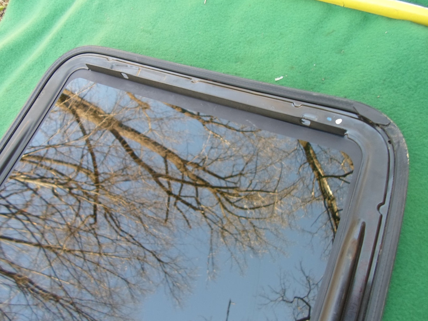 2004 CHRYSLER 300M  YEAR SPECIFIC SUNROOF GLASS PANEL OEM FREE SHIPPING!