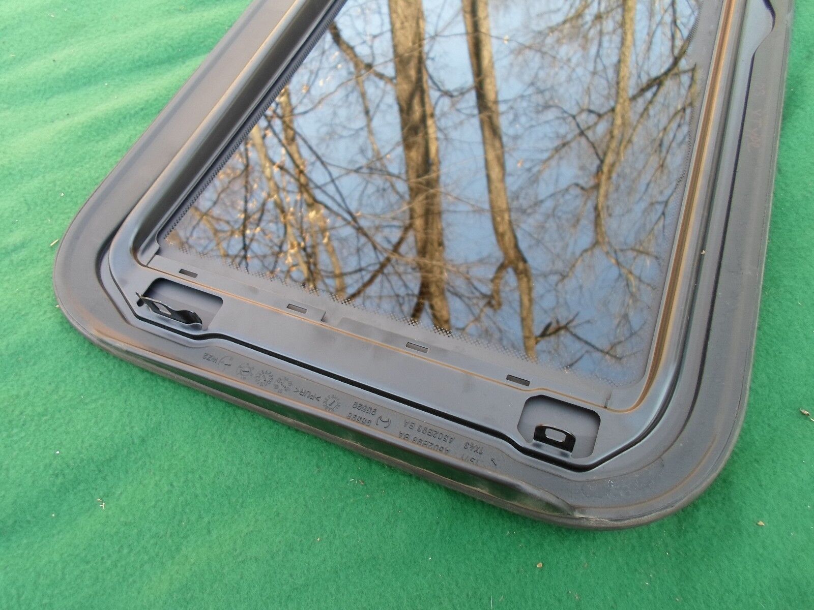2003 JAGUAR X-TYPE YEAR SPECIFIC SUNROOF GLASS NO ACCIDENT OEM FREE SHIPPING! - RarePartsFinder.Com