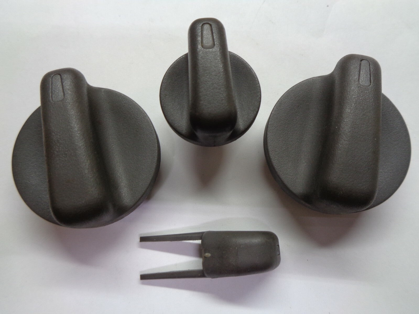 1998 - 2002 TOYOTA COROLLA AC HEATER CLIMATE CONTROL KNOB SET OEM FREE SHIPPING!
