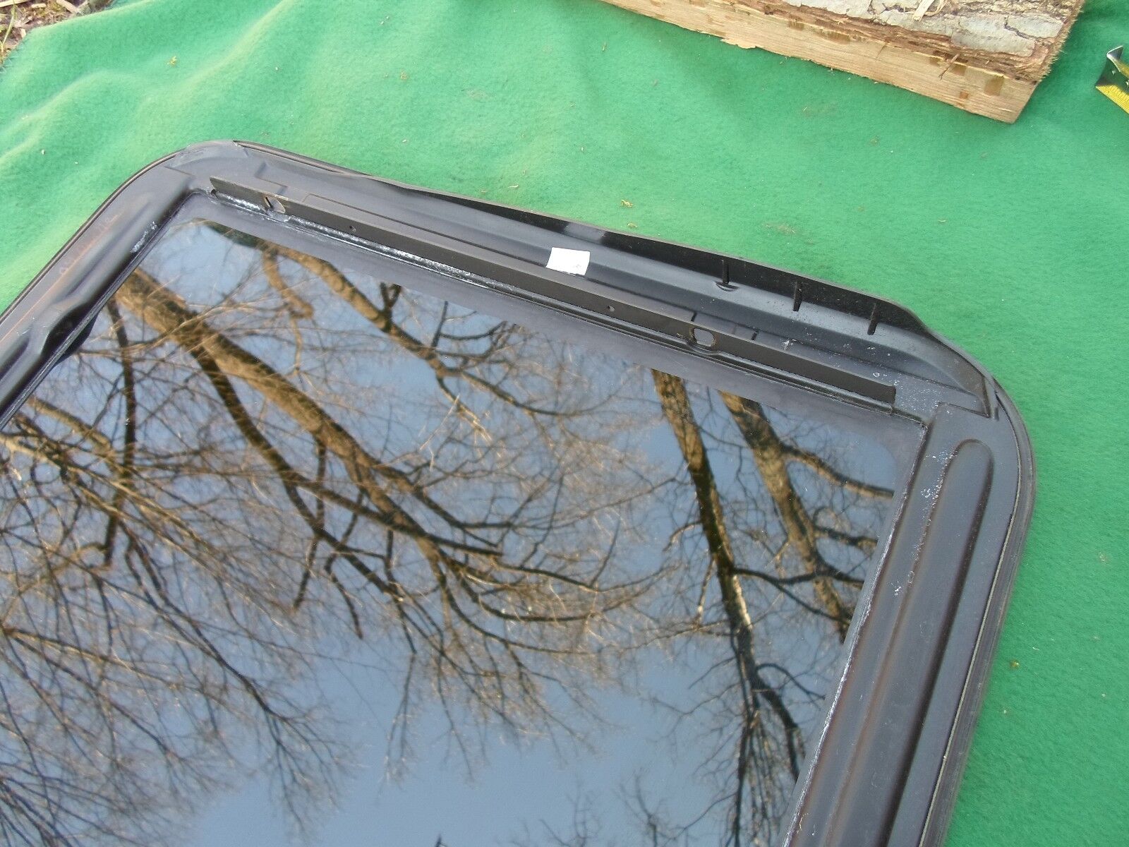 2004 CADILLAC SEVILLE YEAR SPECIFIC OEM FACTORY SUNROOF GLASS FREE SHIPPING! - RarePartsFinder.Com