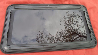 2000 LINCOLN LS OEM YEAR SPECIFIC SUNROOF GLASS NO ACCIDENT  FREE SHIPPING! - RarePartsFinder.Com