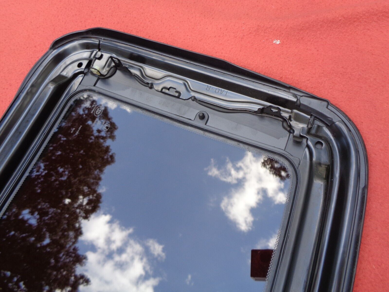 2009 YEAR SPECIFIC HONDA ACCORD 4 DOOR OEM SUNROOF GLASS NO ACCIDENT FREE SHIP