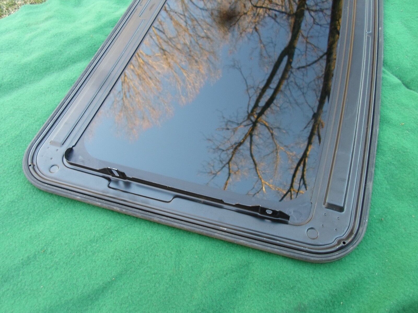 1998 BUICK REGAL YEAR SPECIFIC SUNROOF GLASS  NO ACCIDENT OEM FREE SHIPPING!