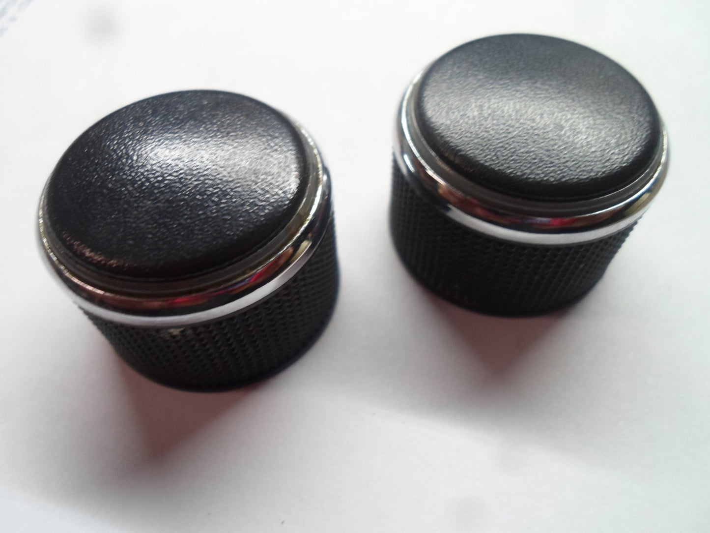 2008 2009 2010 DODGE CARAVAN RADIO STEREO TUNER KNOB SET OEM FREE SHIPPING - RarePartsFinder.Com