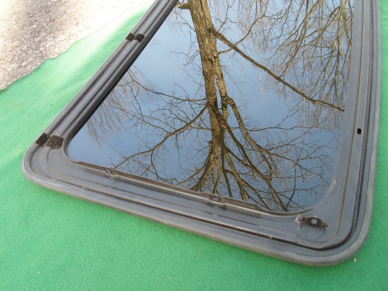 2005 CHEVY CHEVROLET CAVALIER OEM YEAR SPECIFIC SUNROOF GLASS PANEL  FREE SHIP! - RarePartsFinder.Com