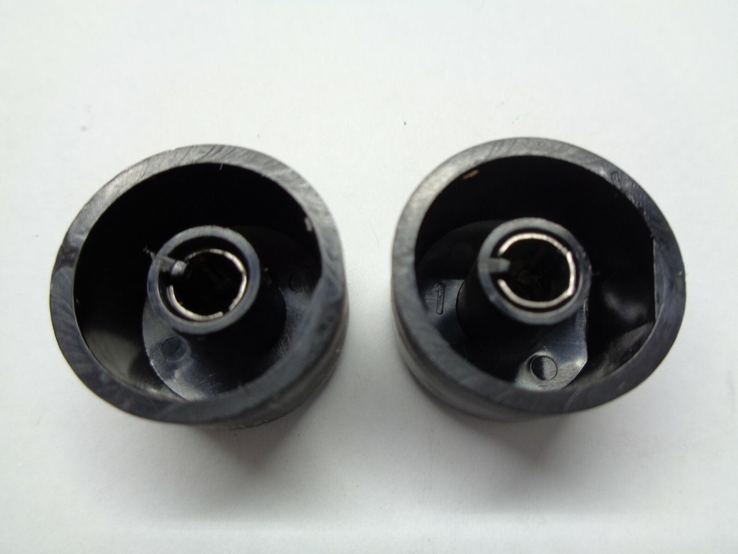 2005 SUZUKI RENO RADIO STEREO TUNER CONTROL KNOB SET OEM FREE SHIPPING!