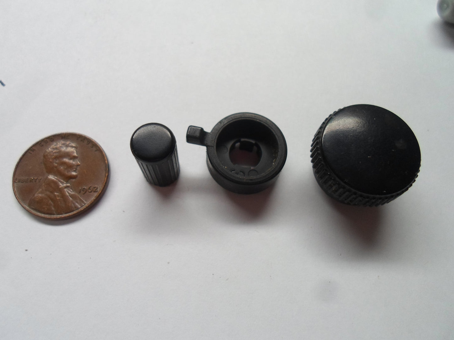 02 03 04 05 06 KIA OPTIMA  RADIO STEREO TUNER CONTROL KNOB SET OEM FREE SHIPPING