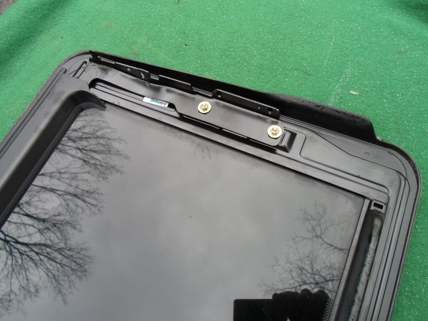 1996 MERCEDES BENZ  C280 YEAR SPECIFIC SUNROOF GLASS  OEM FREE SHIPPING