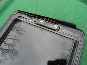 1996 MERCEDES BENZ  C280 YEAR SPECIFIC SUNROOF GLASS  OEM FREE SHIPPING