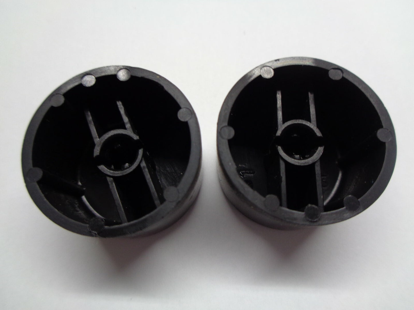05 06 07 08 09 10  KIA SPORTAGE STEREO TUNER RADIO KNOB SET OEM FREE SHIPPING!