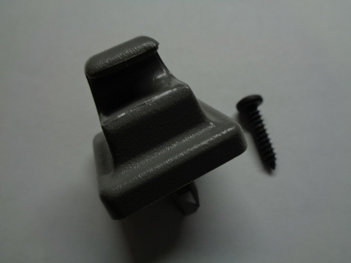 03 - 18 Ford E150 E250 E350 E450 ECONOLINE SUN VISOR CLIP  OEM FC3 - RarePartsFinder.Com