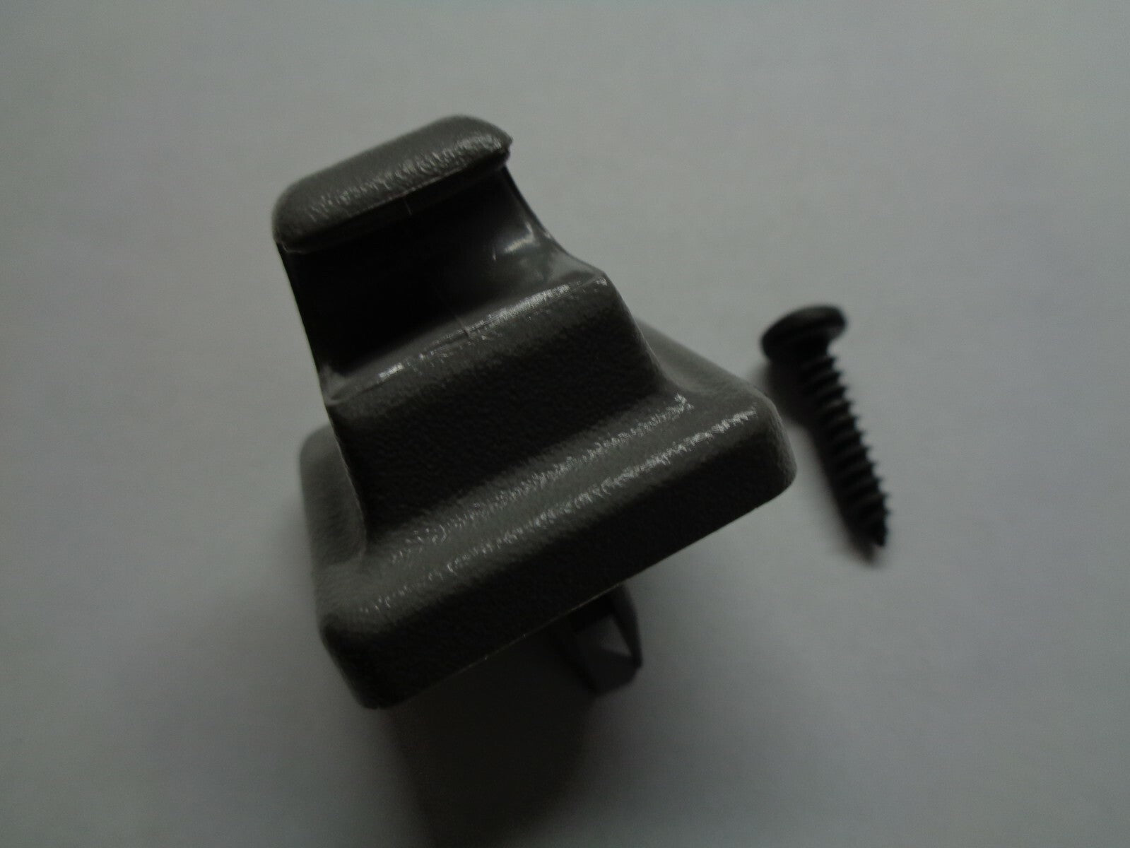 03 - 18 Ford E150 E250 E350 E450 ECONOLINE SUN VISOR CLIP  OEM FC3 - RarePartsFinder.Com