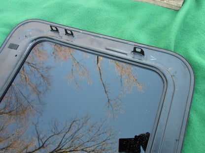 2008 YEAR SPECIFIC KIA SORENTO SUNROOF GLASS OEM  NO ACCIDENT  FREE SHIPPING! - RarePartsFinder.Com