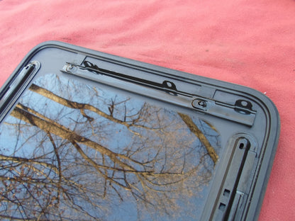 2006 CHEVY MALIBU YEAR SPECIFIC  OEM FACTORY SUNROOF GLASS