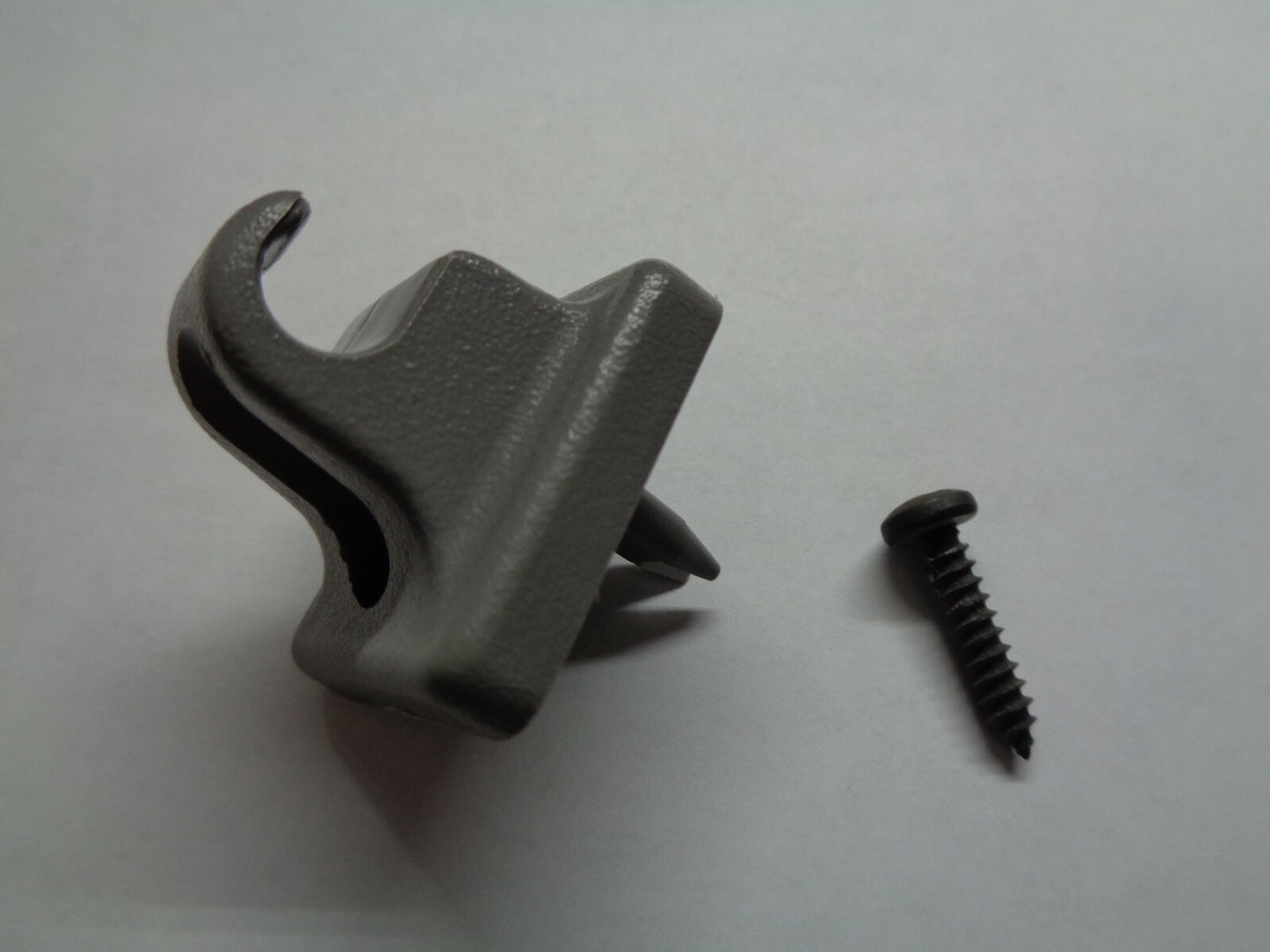 03 - 18 Ford E150 E250 E350 E450 ECONOLINE SUN VISOR CLIP  OEM FC3 - RarePartsFinder.Com