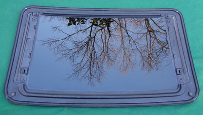 1998 TOYOTA 4RUNNER  YEAR SPECIFIC SUNROOF GLASS OEM  FACTORY  63201-35040