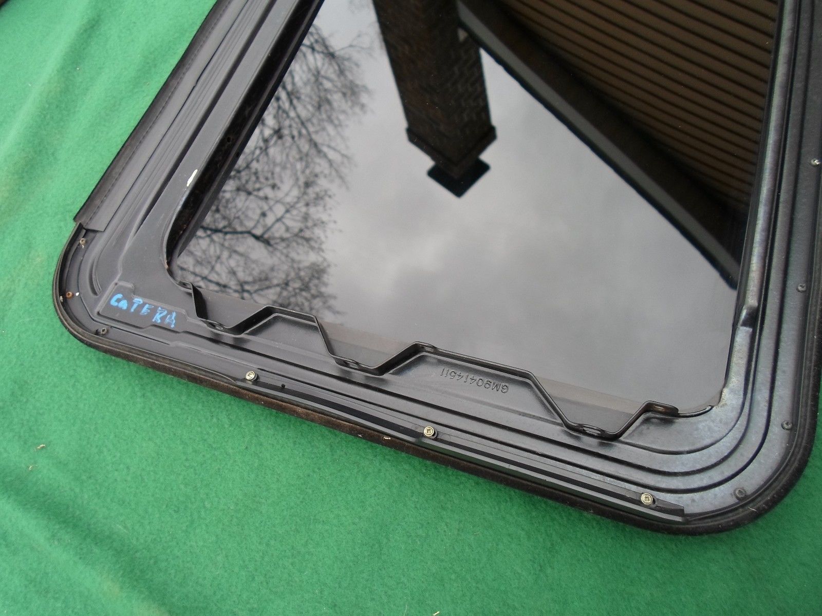 2001 CADILLAC CATERA YEAR SPECIFIC OEM FACTORY SUNROOF GLASS OEM FREE SHIPPING! - RarePartsFinder.Com