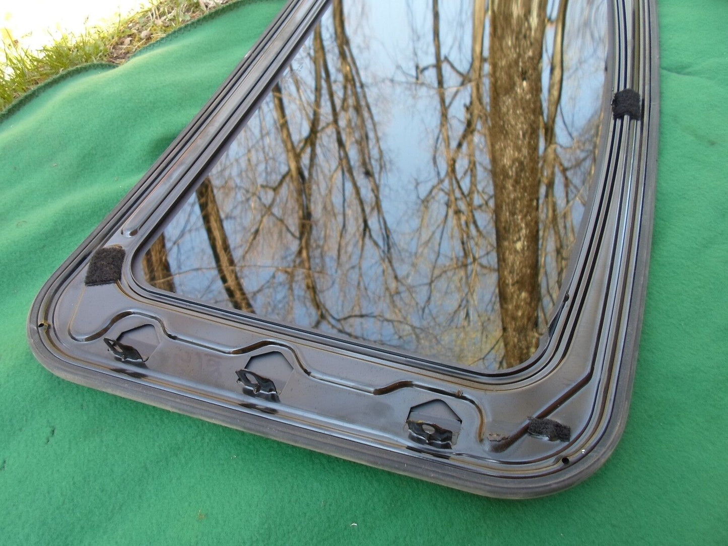2005 MERCURY SABLE YEAR SPECIFIC  SUNROOF GLASS OEM NO ACCIDENT!  FREE SHIPPING! - RarePartsFinder.Com