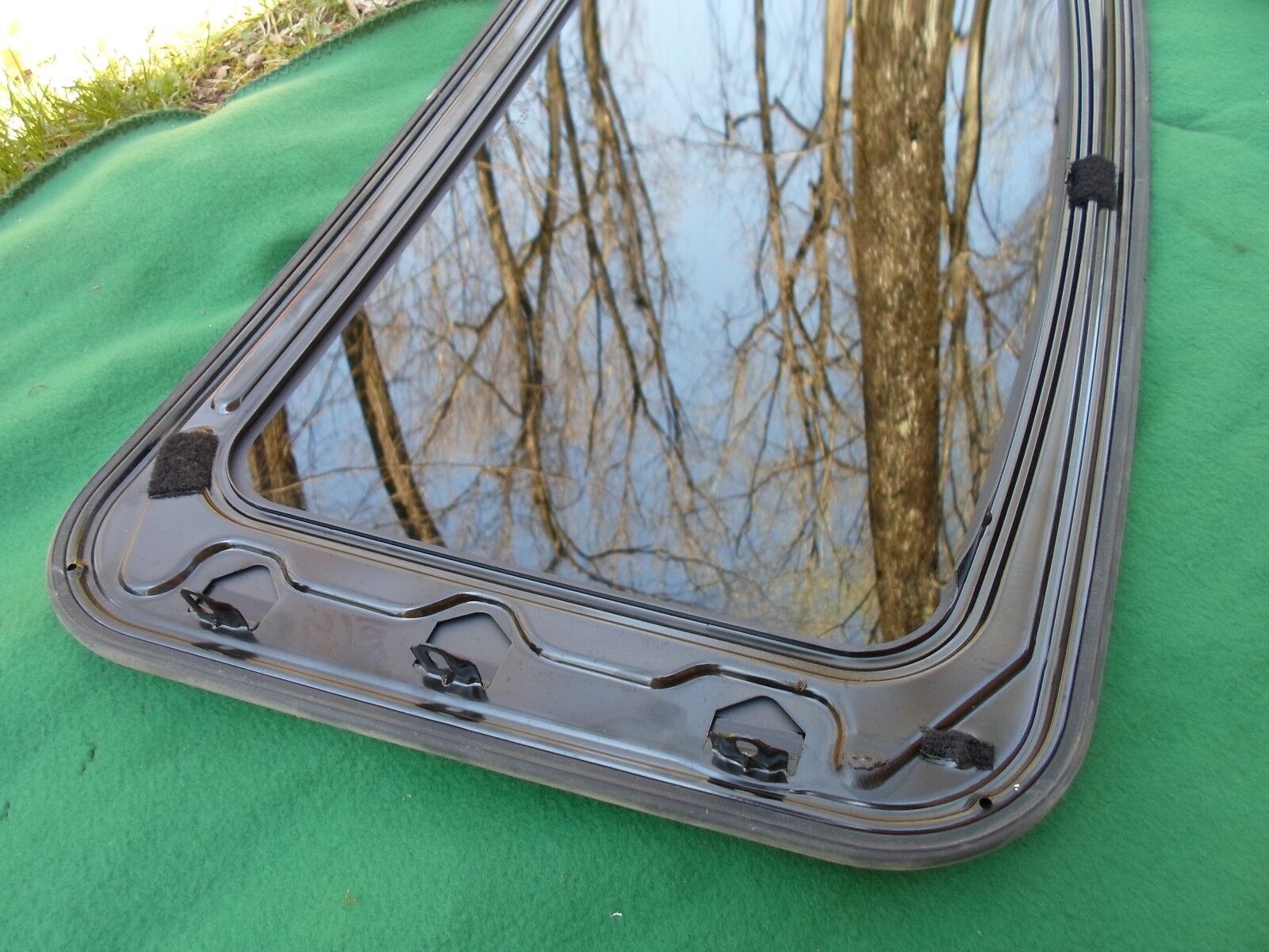 2005 MERCURY SABLE YEAR SPECIFIC  SUNROOF GLASS OEM NO ACCIDENT!  FREE SHIPPING! - RarePartsFinder.Com