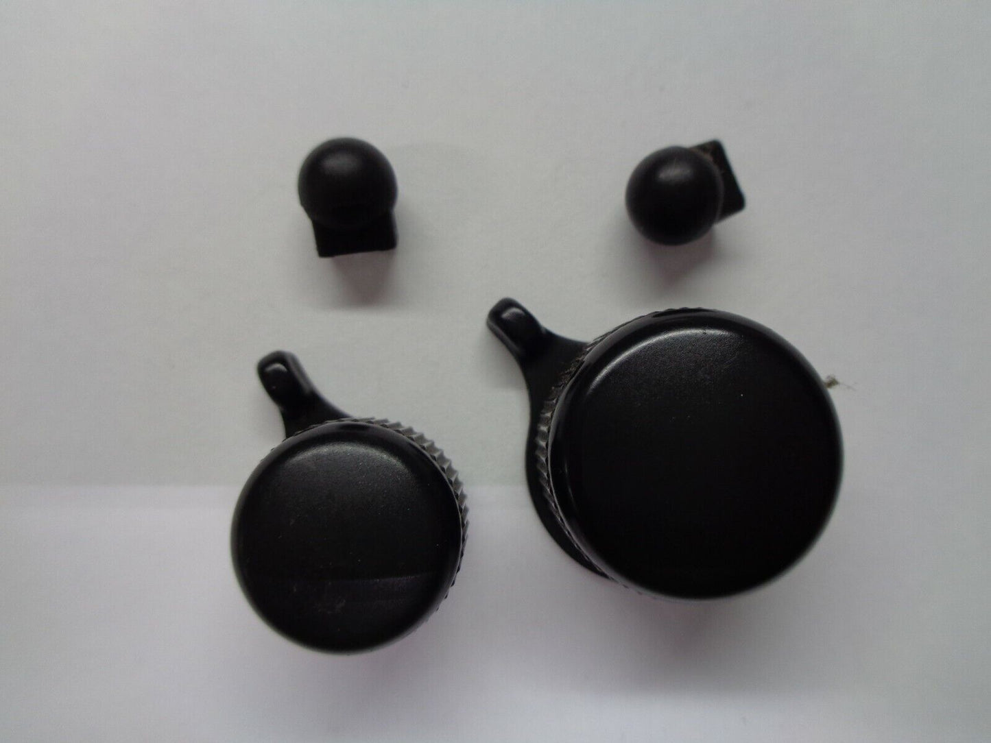 2000 DODGE DAKOTA RADIO STEREO TUNER SELECTOR KNOB OEM SET FREE SHIPPING! - RarePartsFinder.Com