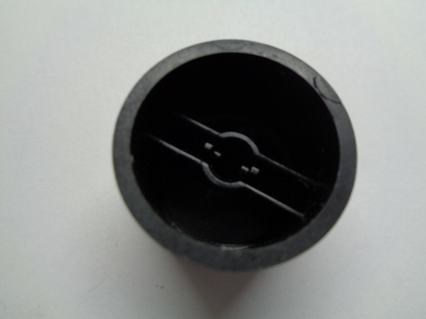 2000 2001 INFINITI I30 STEREO TUNER RADIO KNOB OEM FREE SHIPPING - RarePartsFinder.Com