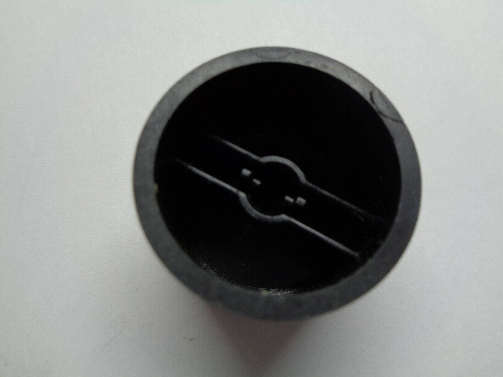 2000 2001 INFINITI I30 STEREO TUNER RADIO KNOB OEM FREE SHIPPING - RarePartsFinder.Com