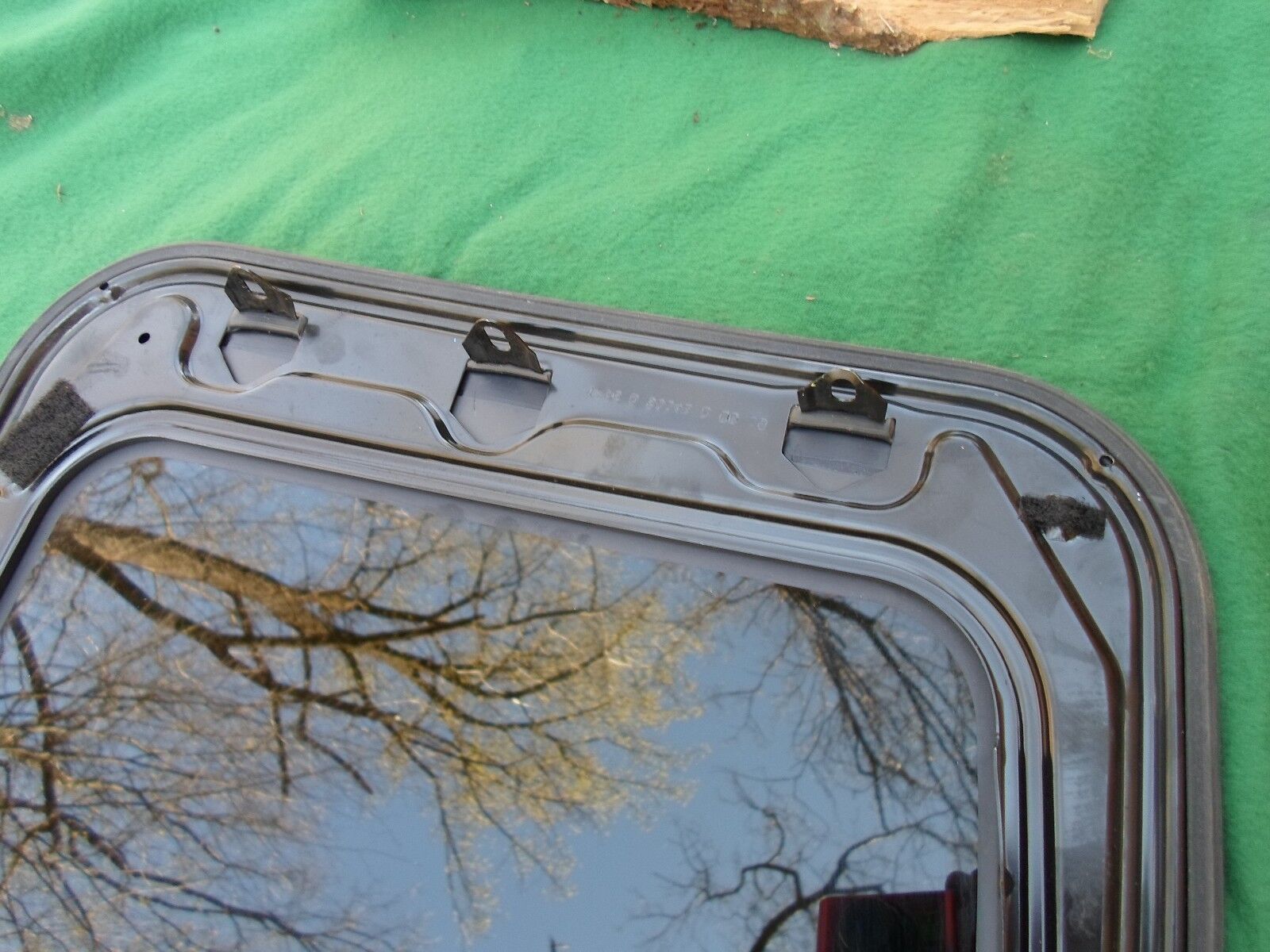 2005 MERCURY SABLE YEAR SPECIFIC  SUNROOF GLASS OEM NO ACCIDENT!  FREE SHIPPING! - RarePartsFinder.Com
