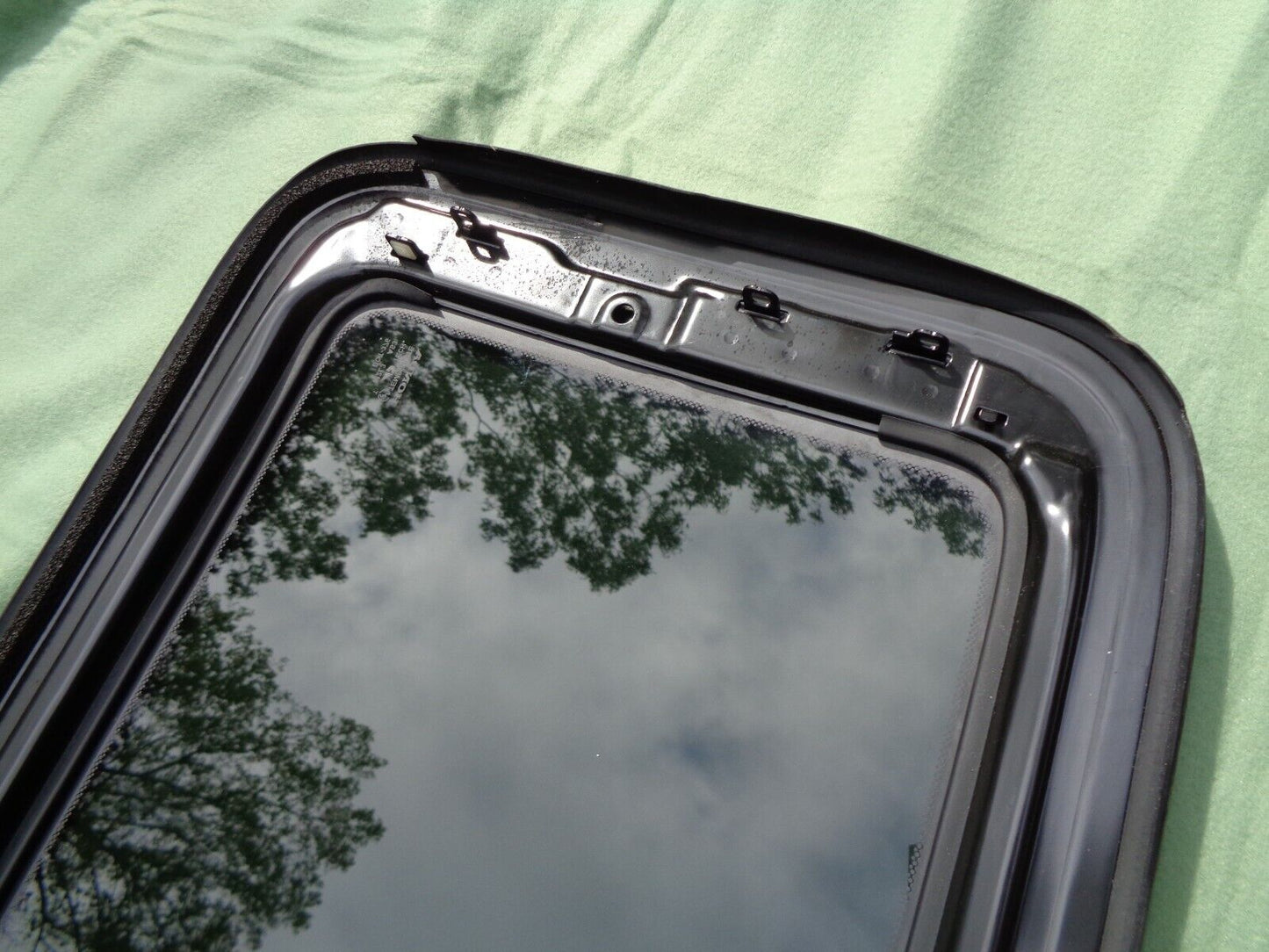 2007 HONDA CIVIC 2 DOOR YEAR SPECIFIC SUNROOF GLASS OEM FREE SHIPPING - RarePartsFinder.Com