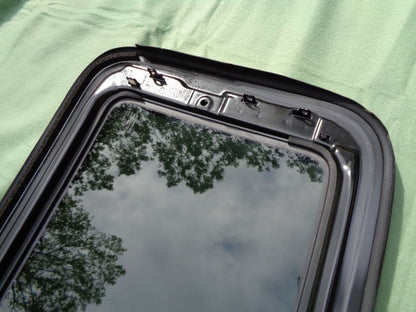 2007 HONDA CIVIC 2 DOOR YEAR SPECIFIC SUNROOF GLASS OEM FREE SHIPPING - RarePartsFinder.Com
