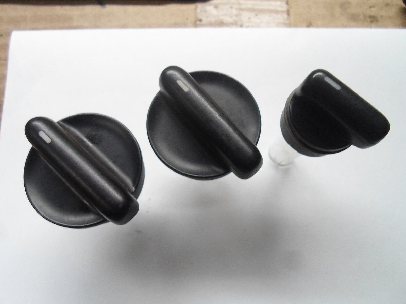 1998 - 2010 VOLKSWAGON BEETLE  CLIMATE CONTROL KNOB SET OEM FACTORY FREE SHIP - RarePartsFinder.Com