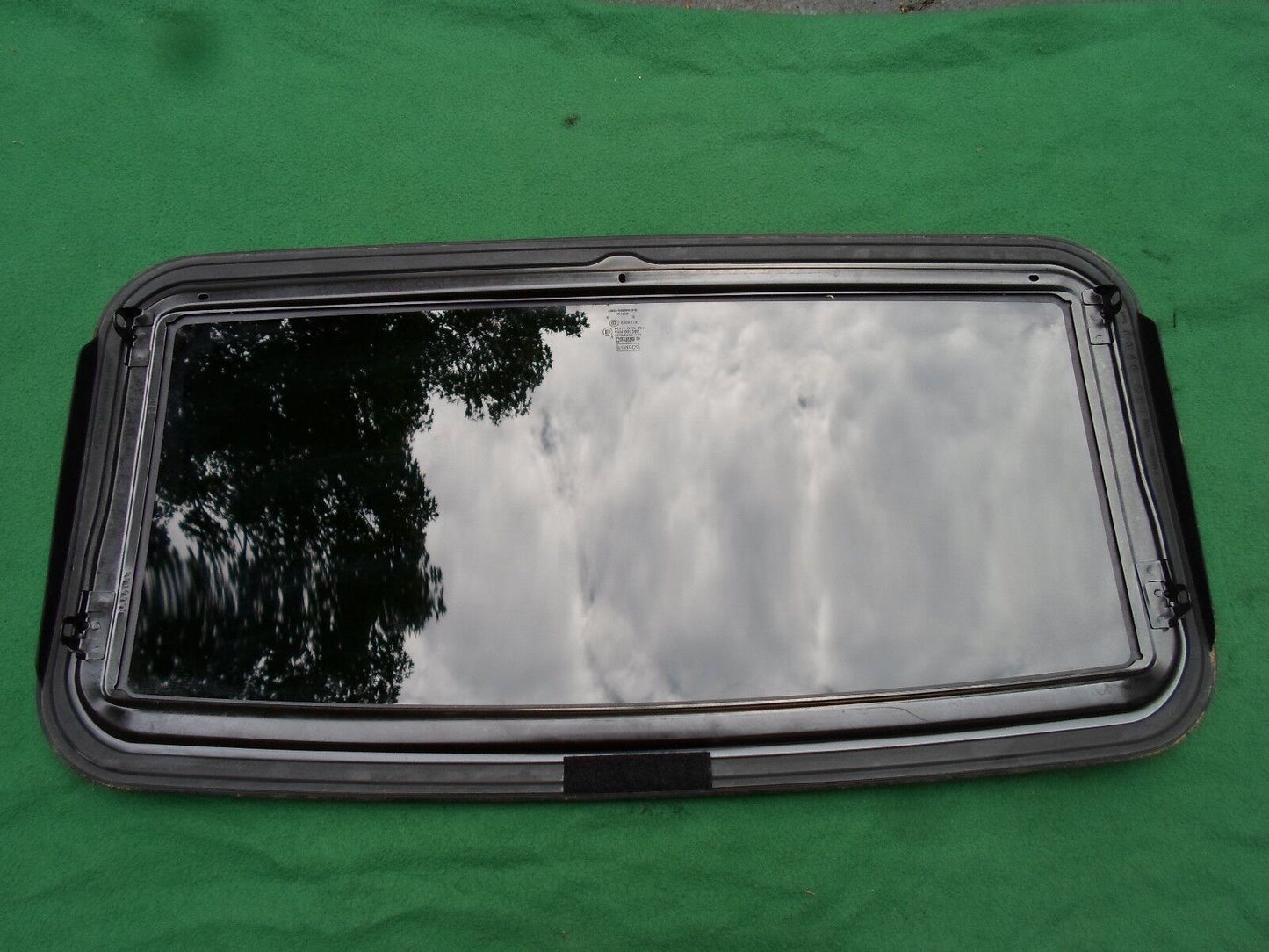 2017 YEAR SPECIFIC OEM FACTORY FORD FOCUS SUNROOF GLASS NO ACCIDENT FREE SHIP - RarePartsFinder.Com