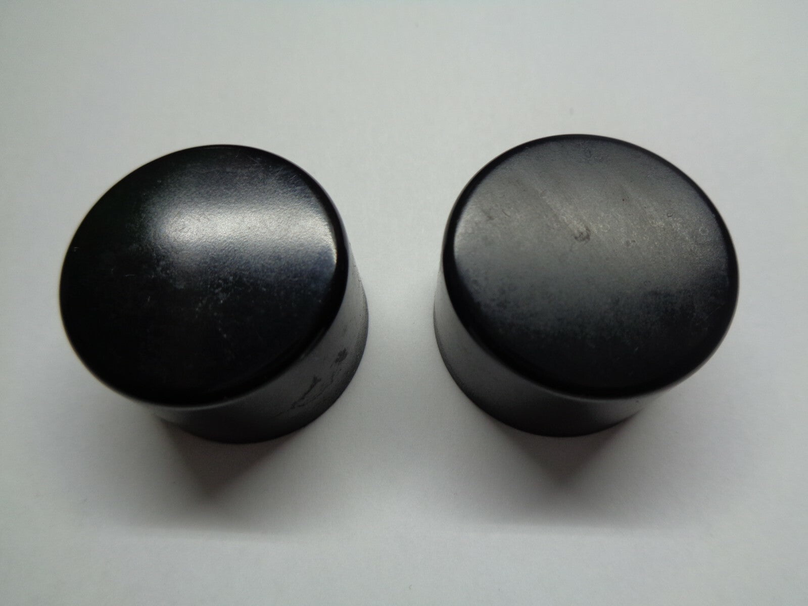05 06 07 08 09 10  KIA SPORTAGE STEREO TUNER RADIO KNOB SET OEM FREE SHIPPING! - RarePartsFinder.Com