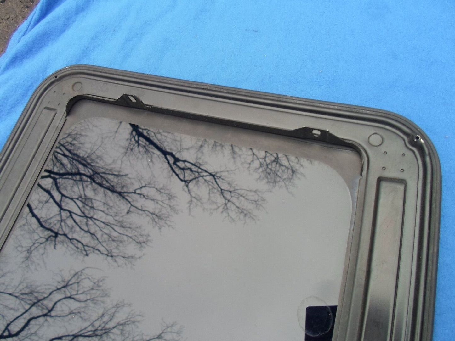 1999 ISUZU RODEO OEM YEAR SPECIFIC SUNROOF GLASS  NO ACCIDENT! FREE SHIPPING!