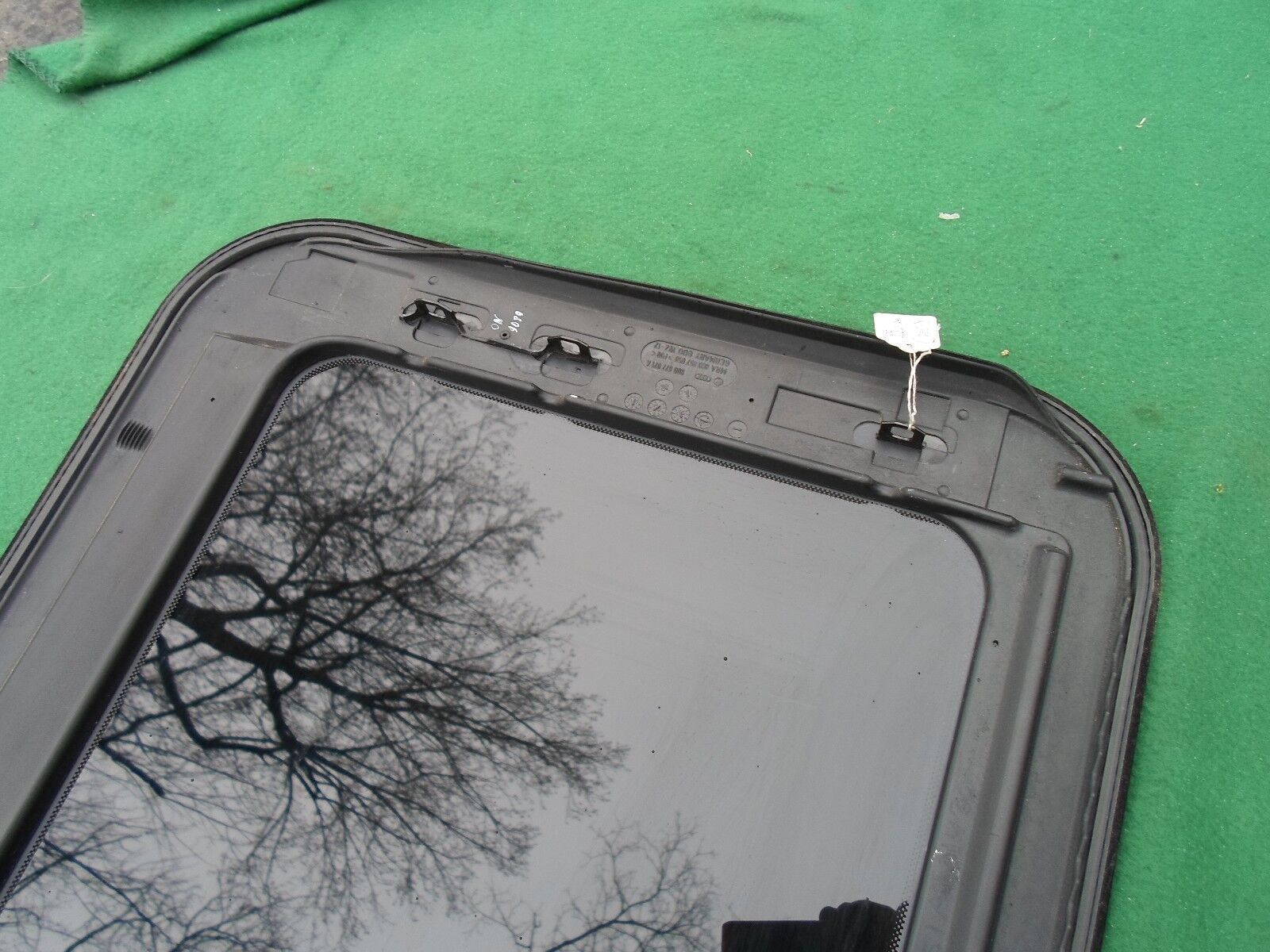 2001 AUDI A4 1.8T QUATTRO YEAR SPECIFIC SUNROOF GLASS   OEM FREE SHIPPING!
