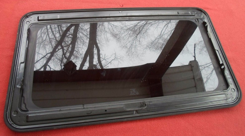 2009 CHEVY TRAILBLAZER YEAR SPECIFIC OEM SUNROOF GLASS NO ACCIDENT FREE SHIPPING