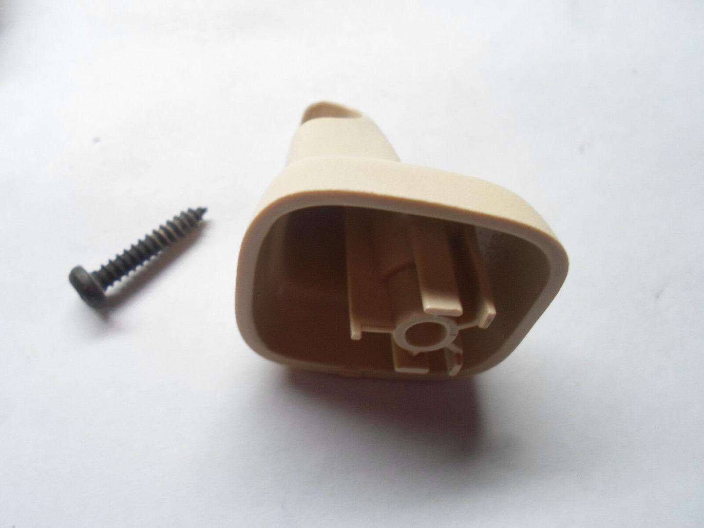 97 98 99 LINCOLN TOWN CAR SUN VISOR CLIP W/SCREW OEM FREE SHIPPING! SV1 - RarePartsFinder.Com