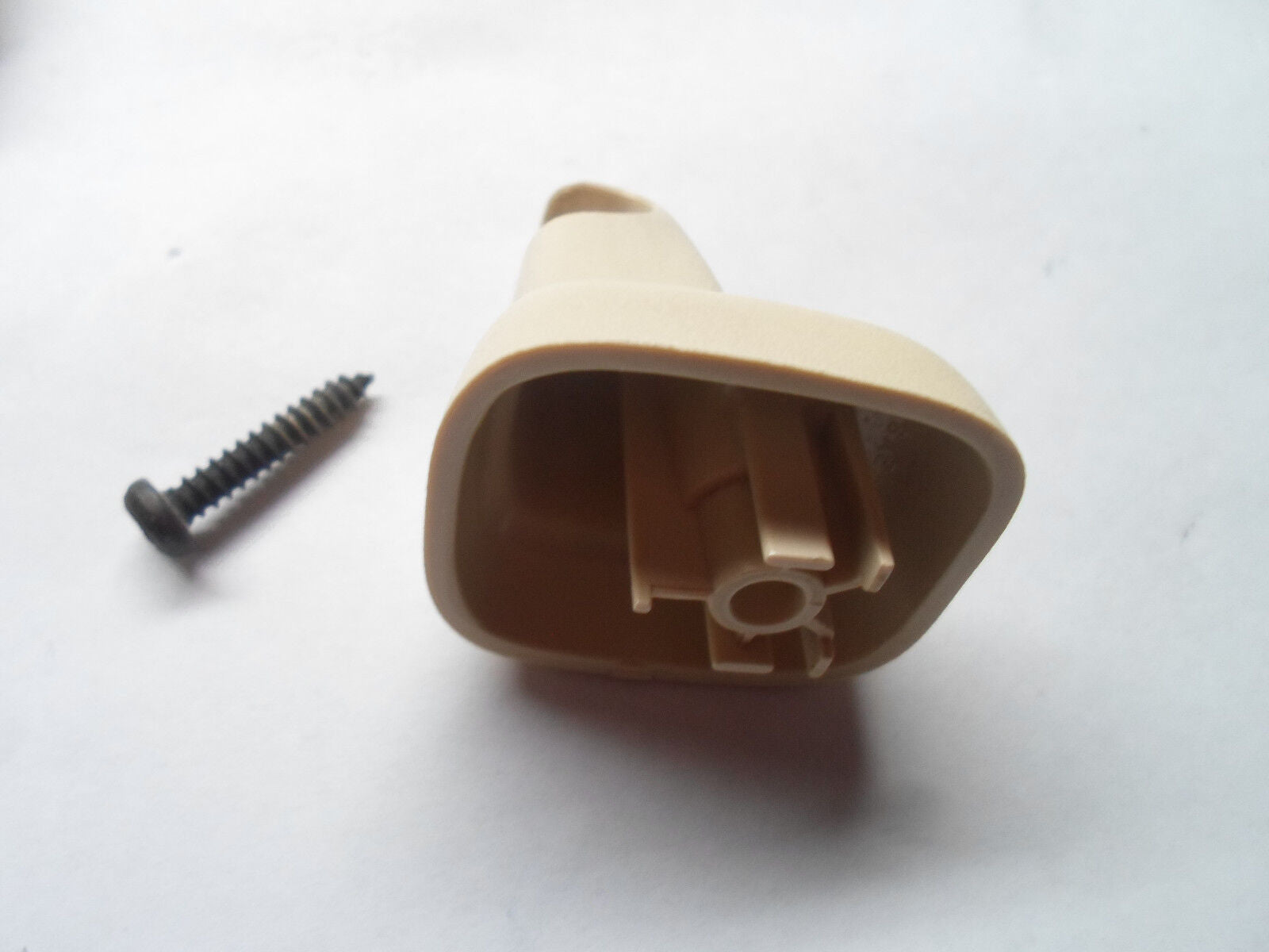 97 98 99 LINCOLN TOWN CAR SUN VISOR CLIP W/SCREW OEM FREE SHIPPING! SV1 - RarePartsFinder.Com