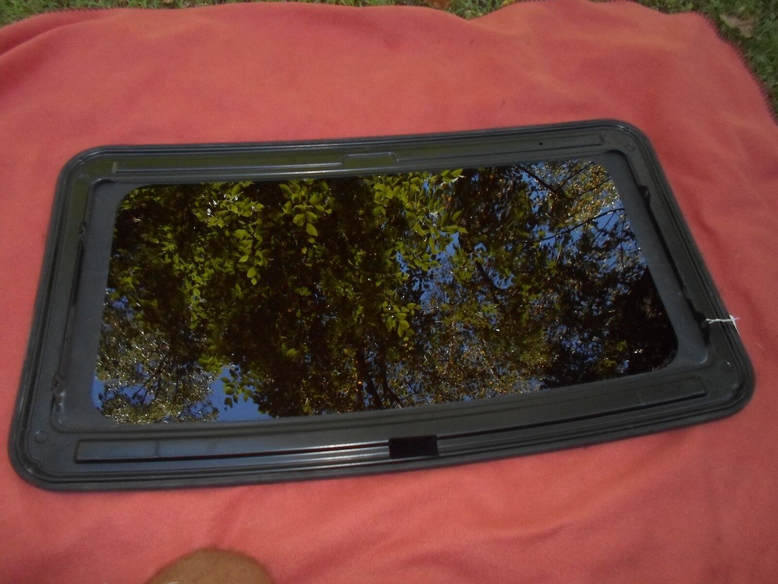 1998 LINCOLN TOWN CAR YEAR SPECIFIC SUNROOF GLASS OEM NO ACCIDENT FREE SHIPPING