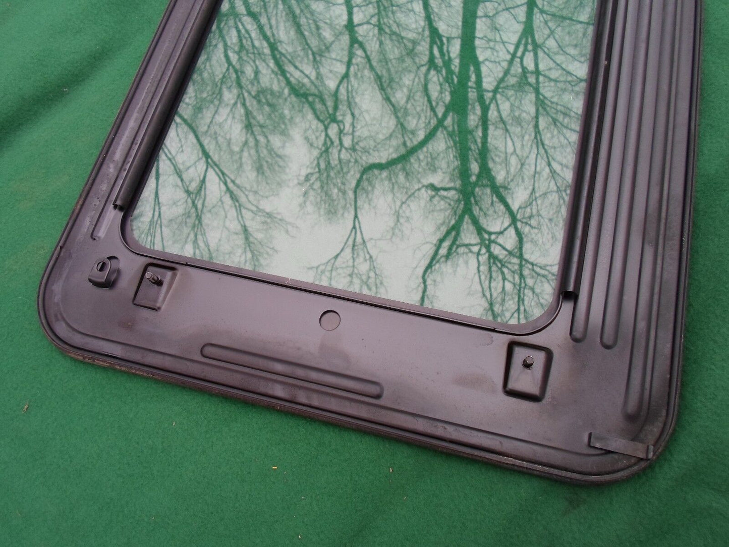 2001 NISSAN PATHFINDER YEAR SPECIFIC OEM SUNROOF GLASS PANEL  FREE SHIPPING! - RarePartsFinder.Com