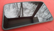 2008 CHEVY TRAILBLAZER YEAR SPECIFIC OEM SUNROOF GLASS NO ACCIDENT FREE SHIPPING - RarePartsFinder.Com