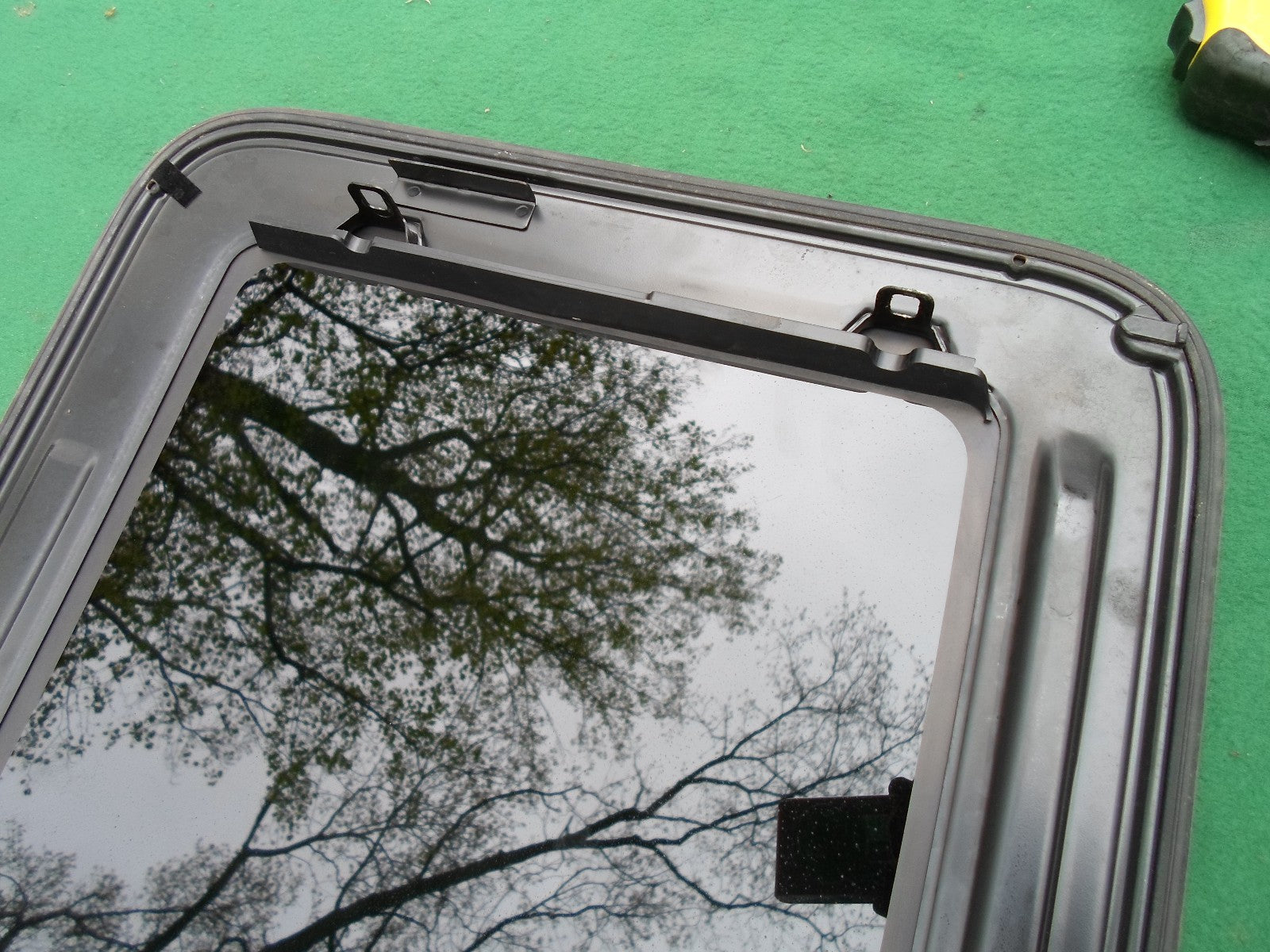 98 99 00 01 02 MAZDA 626 OEM FACTORY SUNROOF GLASS NO ACCIDENT FREE SHIPPING!