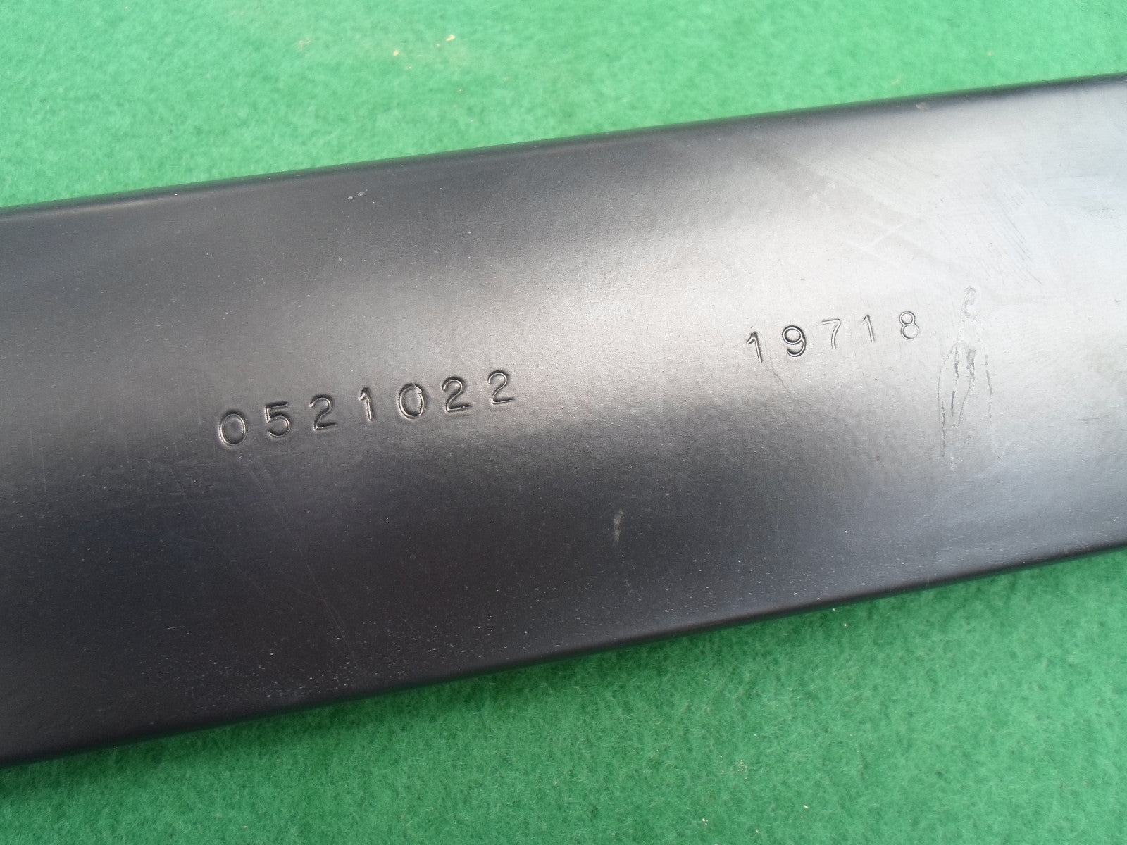 2001 - 2005 DODGE CARAVAN  ROOF RACK CROSS BAR  OEM FREE SHIPPING! - RarePartsFinder.Com