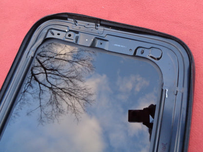 2003 ACURA TL YEAR SPECIFIC OEM FACTORY SUNROOF GLASS  NO ACCIDENT FREE SHIPPING - RarePartsFinder.Com