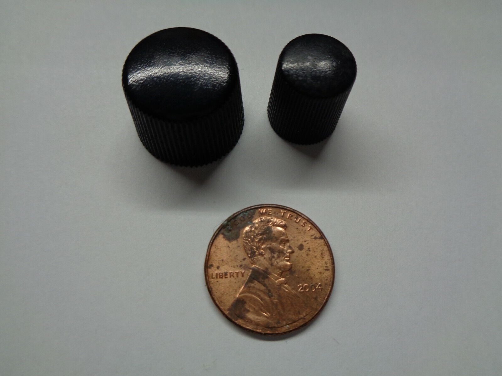 2002 MITSUBISHI MONTERO  RADIO STEREO CONTROL KNOB SET OEM FREE SHIPPING! - RarePartsFinder.Com