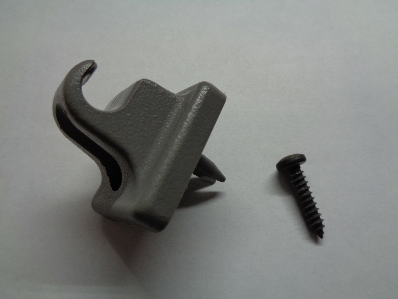 03 - 18 Ford E150 E250 E350 E450 ECONOLINE SUN VISOR CLIP OEM  3C2Z-5404132-AAB