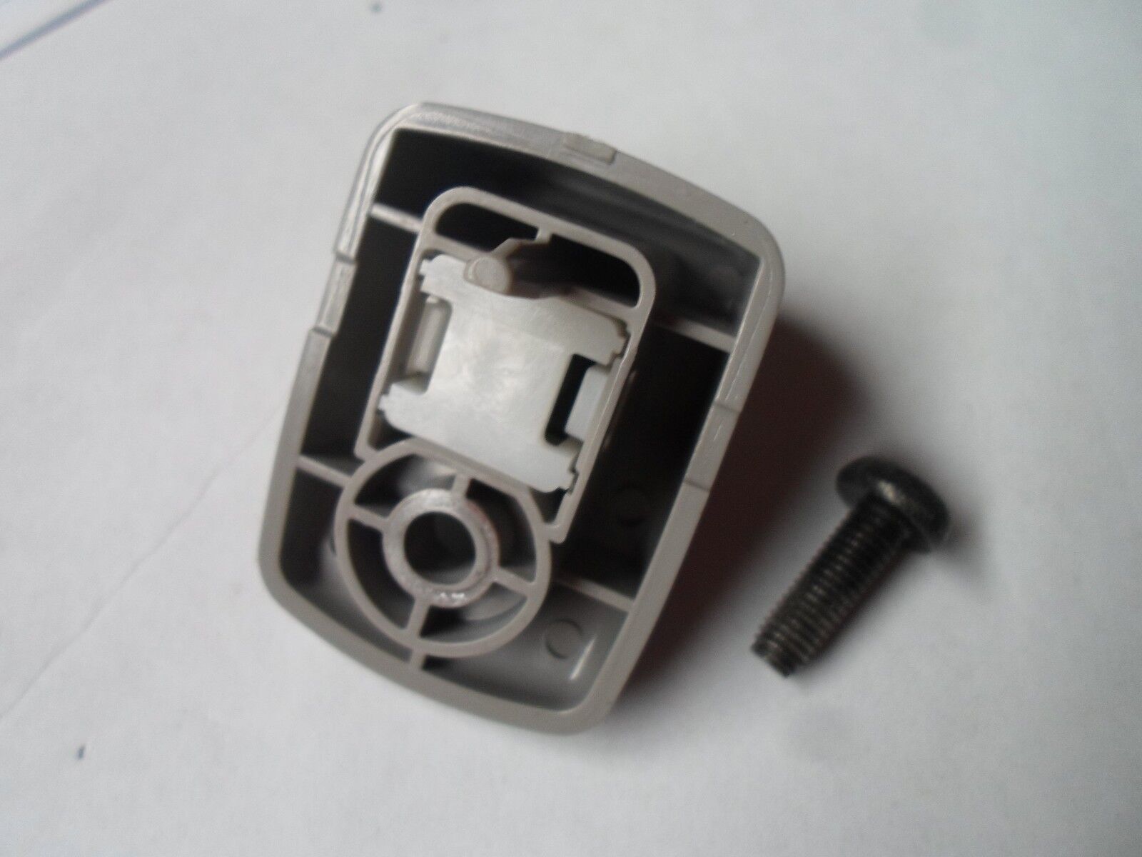 05 06 SAAB 9-2X SUN VISOR CLIP W/ MOUNT SCREW OEM 32009194 FREE SHIPPING SC1 - RarePartsFinder.Com