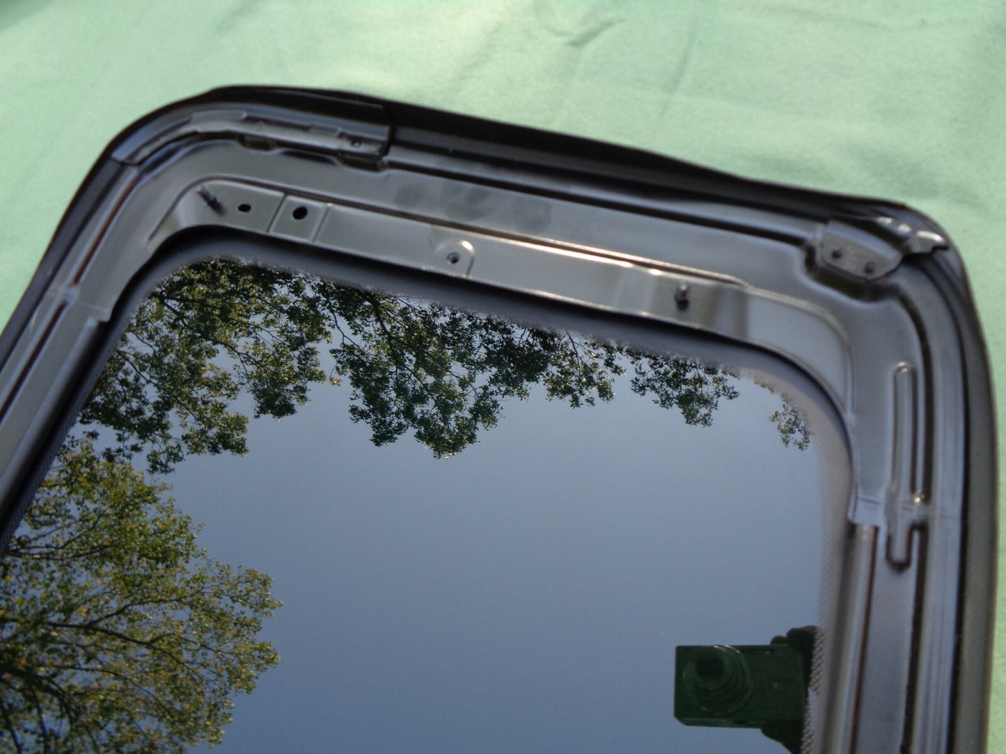 2004 HONDA CIVIC 4 DOOR YEAR SPECIFIC SUNROOF GLASS OEM FREE SHIPPING