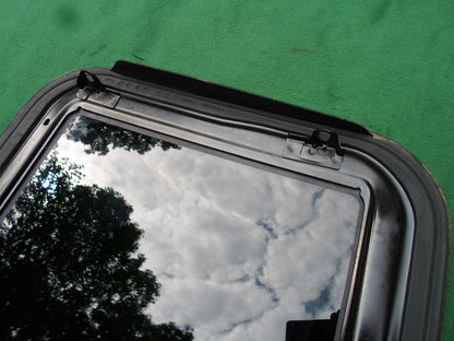 2013 YEAR SPECIFIC OEM FACTORY FORD FOCUS SUNROOF GLASS NO ACCIDENT FREE SHIP - RarePartsFinder.Com