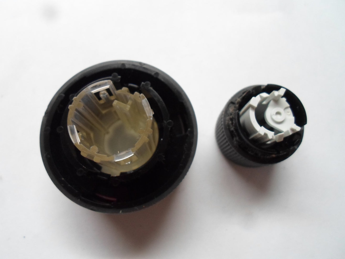 06 07 08 09 BUICK LUCERNE OEM RADIO STEREO TUNER KNOB SET