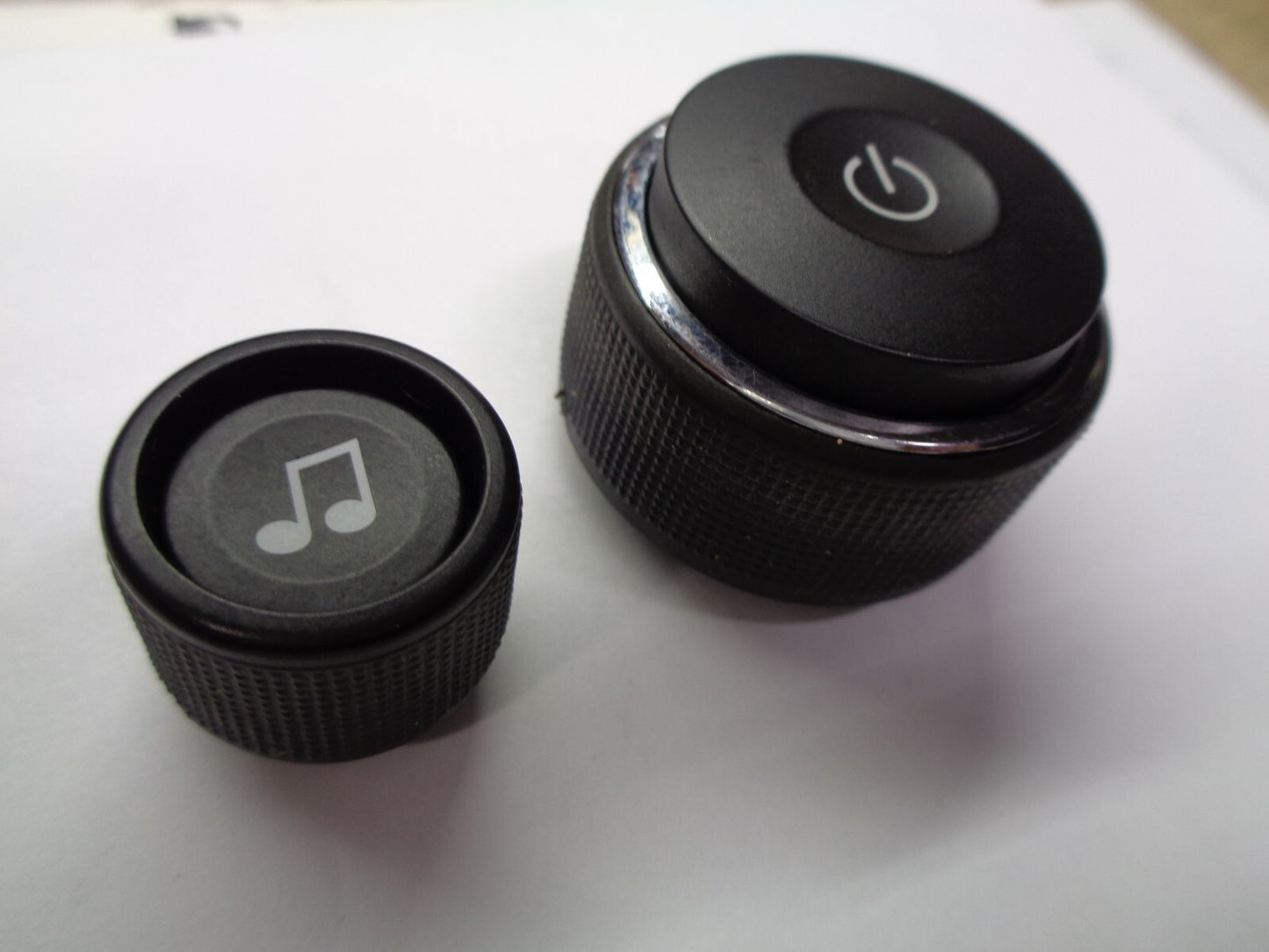 2007 2008 2009 SUZUKI XL-7 RADIO STEREO TUNER KNOB SET OEM FREE SHIPPING!